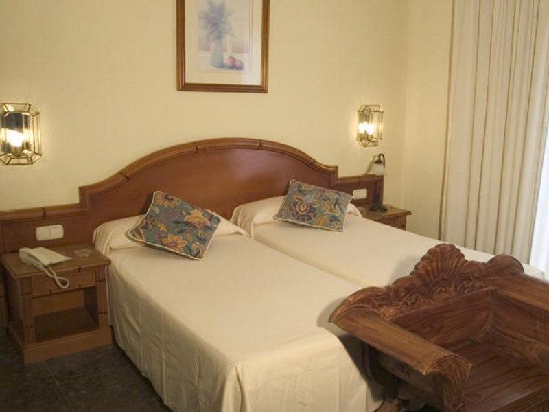Tropicana Apartments 토레몰리노스 외부 사진