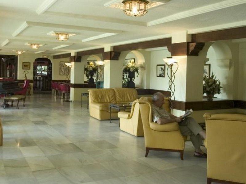 Tropicana Apartments 토레몰리노스 외부 사진